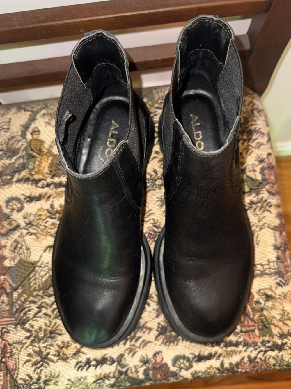 Aldo Black Chunky Lug Sole Chelsea Ankle Boots Water Resistant Women’s 7
